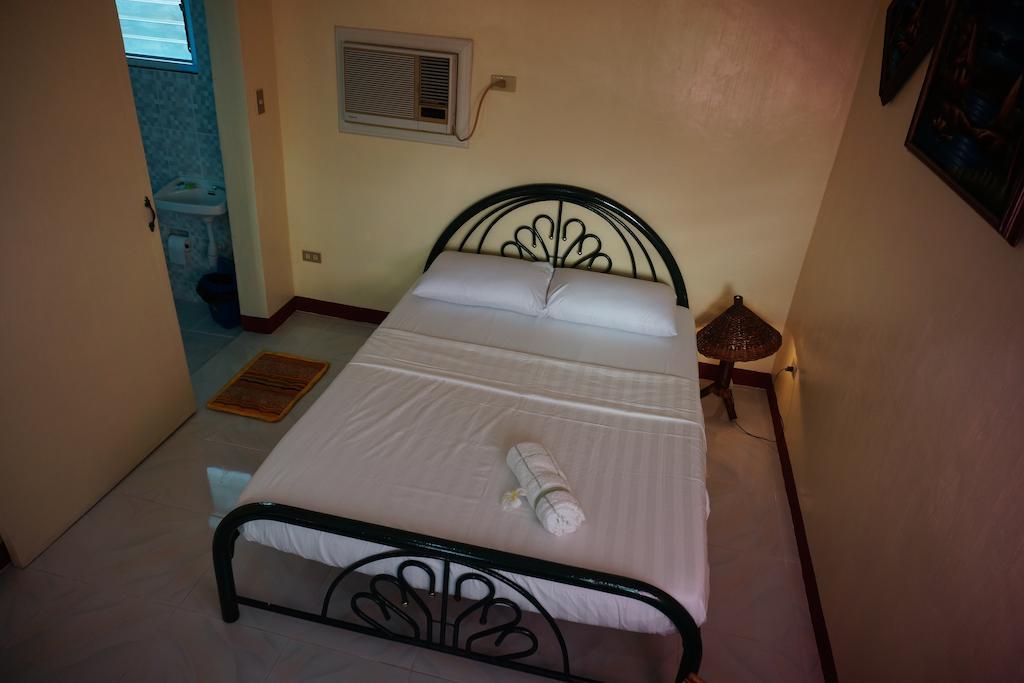 Rama International Beach Resort Botolan Szoba fotó
