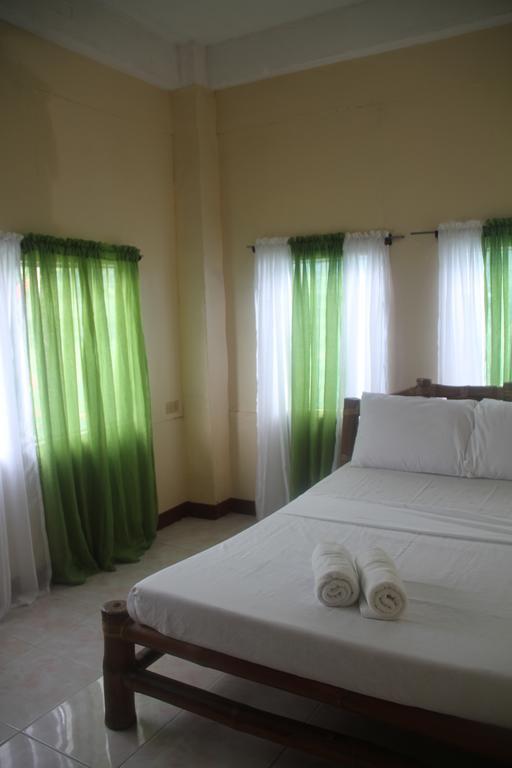 Rama International Beach Resort Botolan Szoba fotó