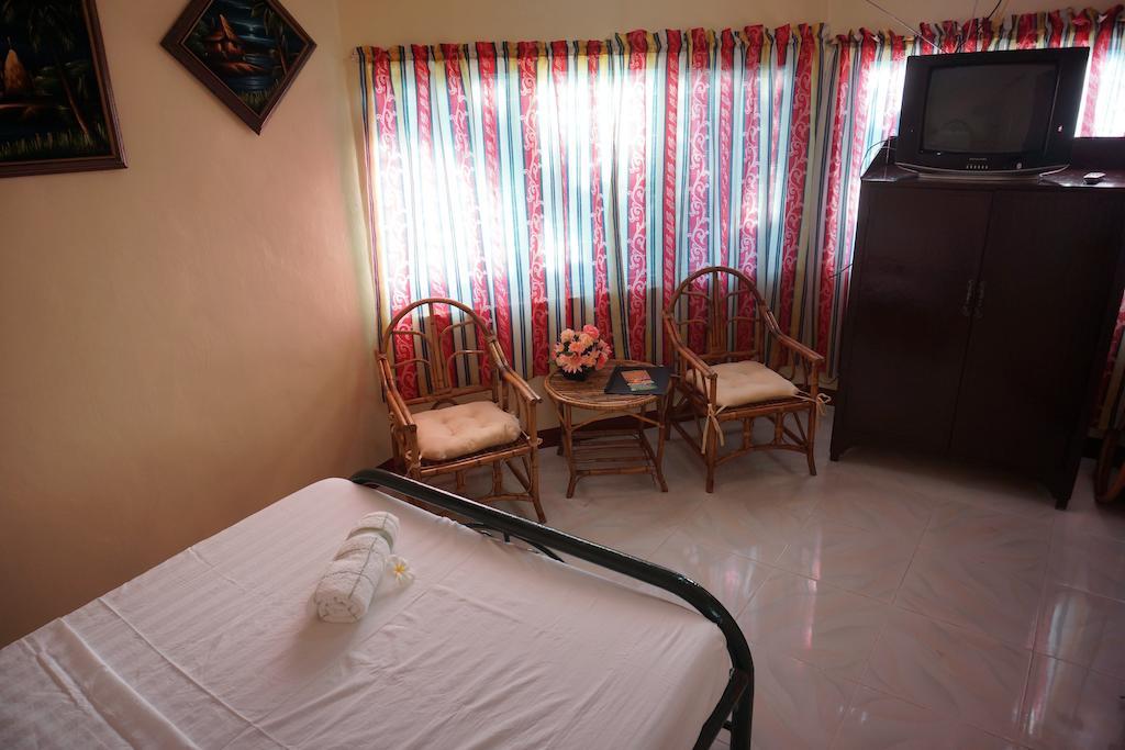Rama International Beach Resort Botolan Szoba fotó
