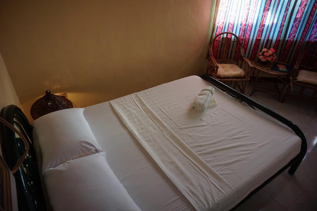 Rama International Beach Resort Botolan Szoba fotó